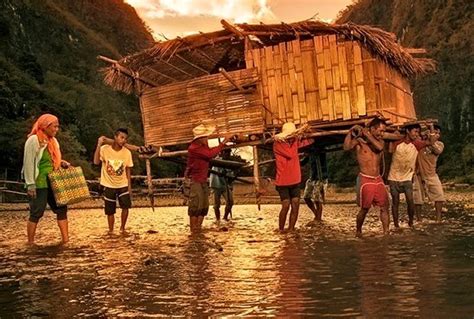  Bayanihan: En berättelse om gemensamt ansvar och en magisk flod!