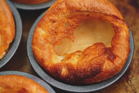  Yorkshire Pudding - En magisk berättelse om en hungrig fattigman och en överdådig fest!